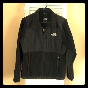 🔥SALE🔥The North Face Denali Fleece!!